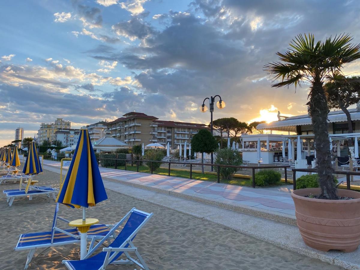 Residence Alba D'Oro Solo Famiglie Lido di Jesolo Exterior photo