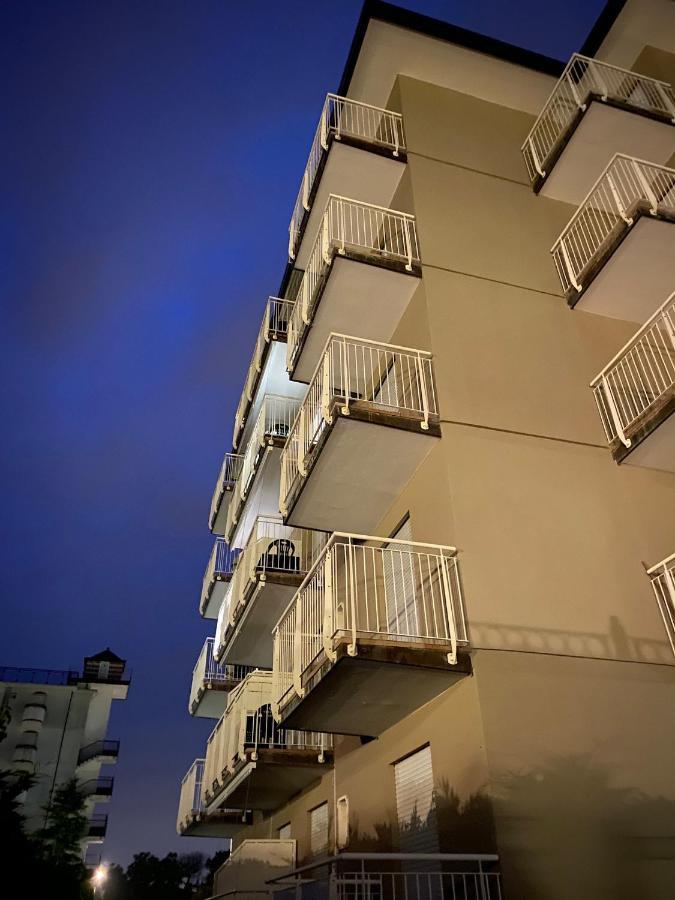 Residence Alba D'Oro Solo Famiglie Lido di Jesolo Exterior photo